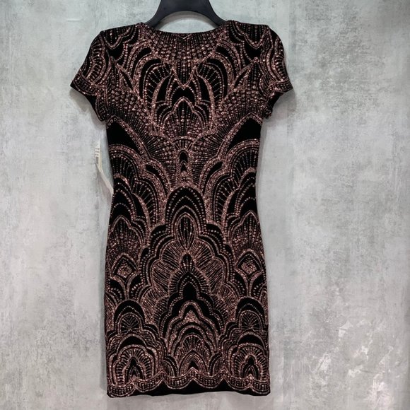 Jump Juniors' Black/Gold Glitter-Dusted Print Shor - Picture 6 of 12